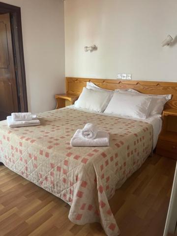 Mountain Rose Hotel & Restaurant Pedulász Kültér fotó