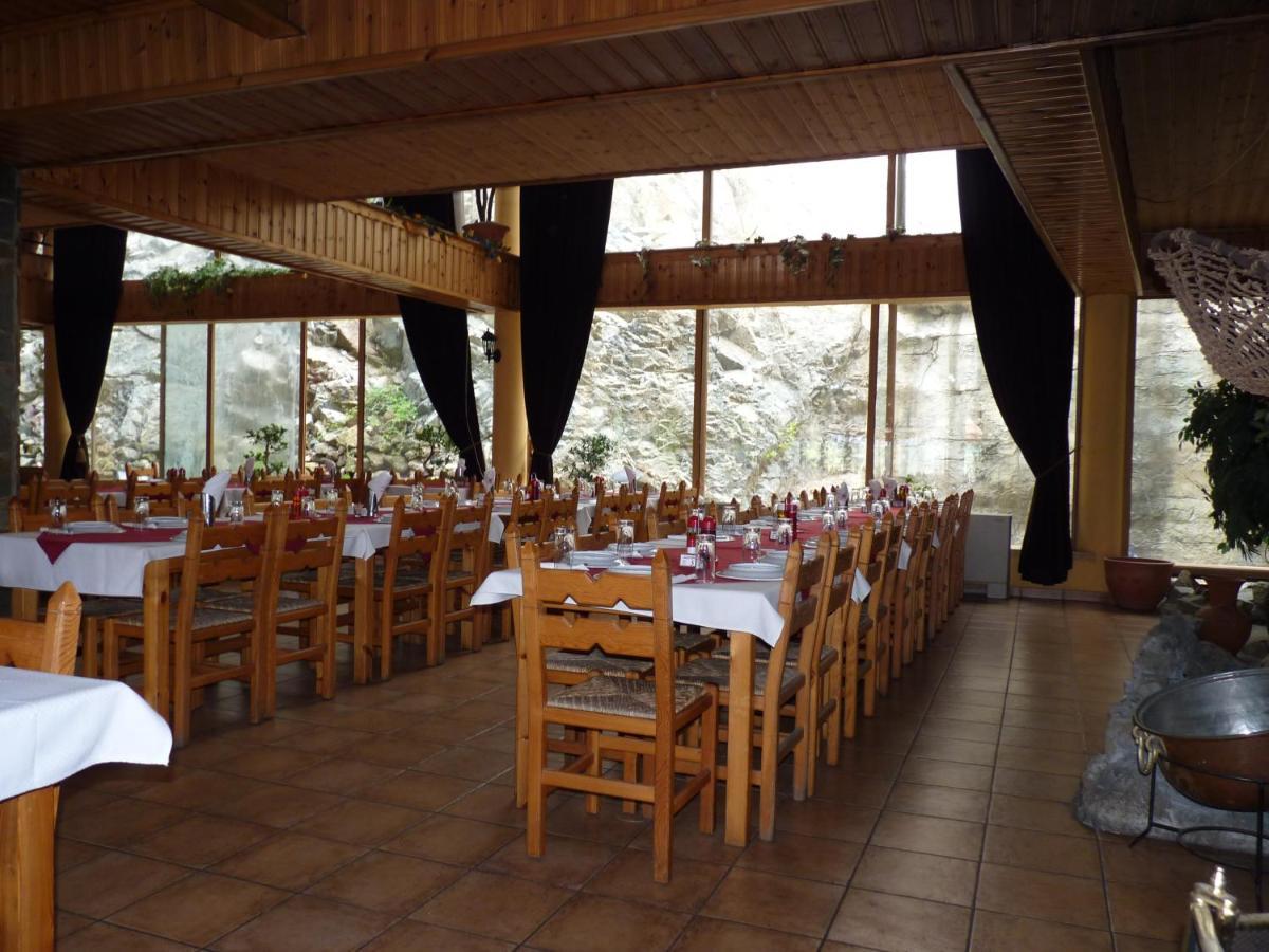 Mountain Rose Hotel & Restaurant Pedulász Kültér fotó